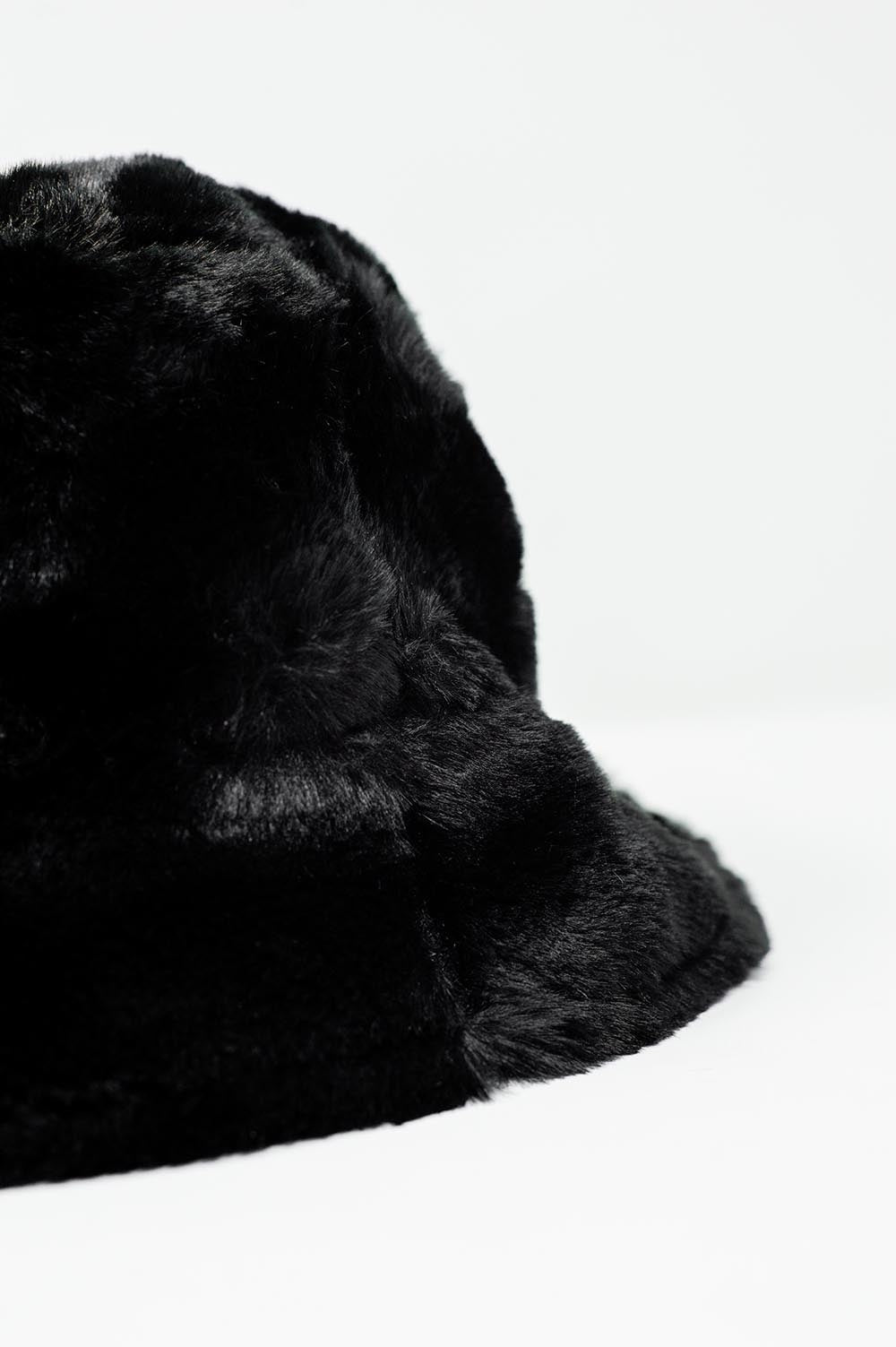 Reversible Bucket Hat in Black With Teddy Turn Up image 2