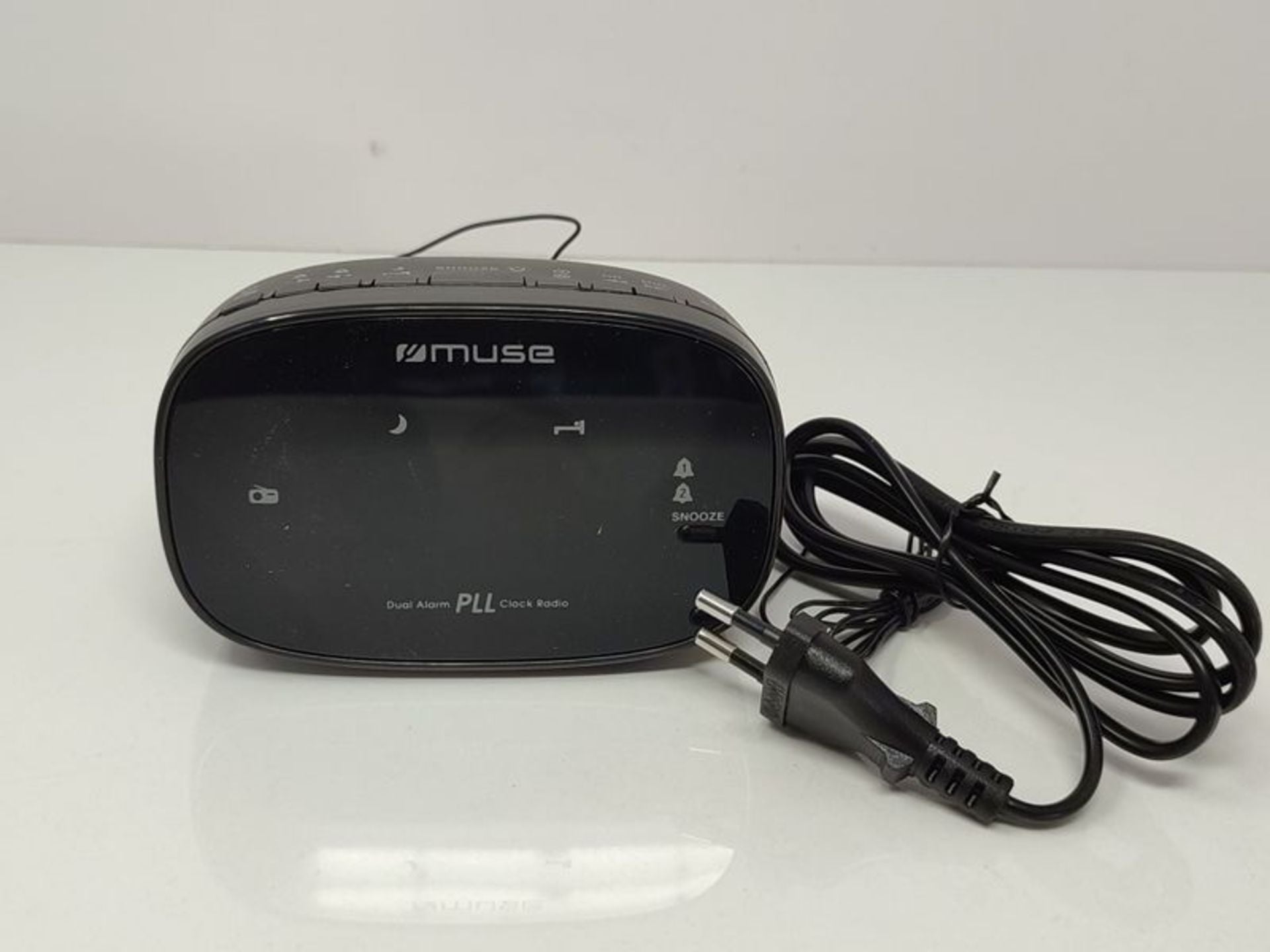 Muse M-150CR PLL FM Dual Alarm Clock Radio, Mains or Battery Operated image 2