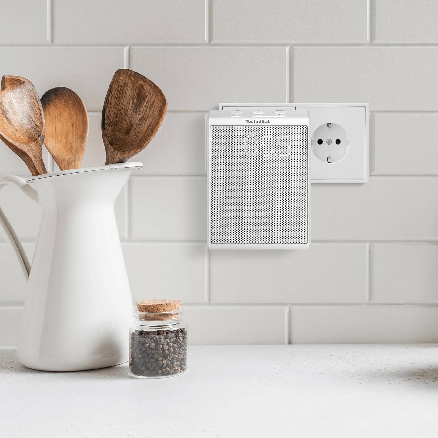 TechniSat VIOLA Compact FM Plug-in Radio: Bluetooth, Hands-Free, 30 Presets image 1